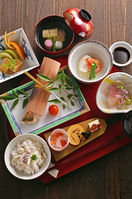 【元旦限定朝食プラン】一年の始まりを　日本料理「綵」のお節膳で！＜限定30食＞